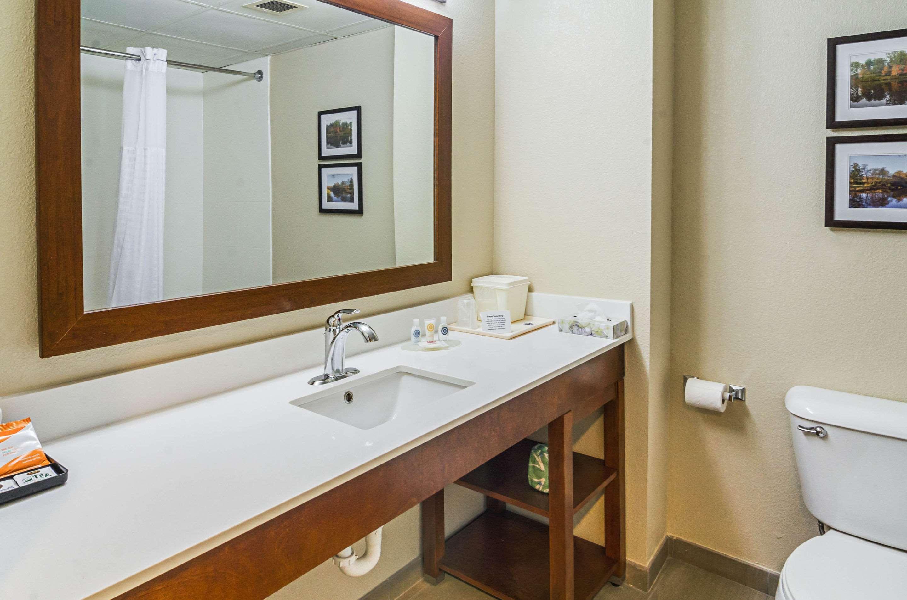 Comfort Inn & Suites Oxford South Bagian luar foto
