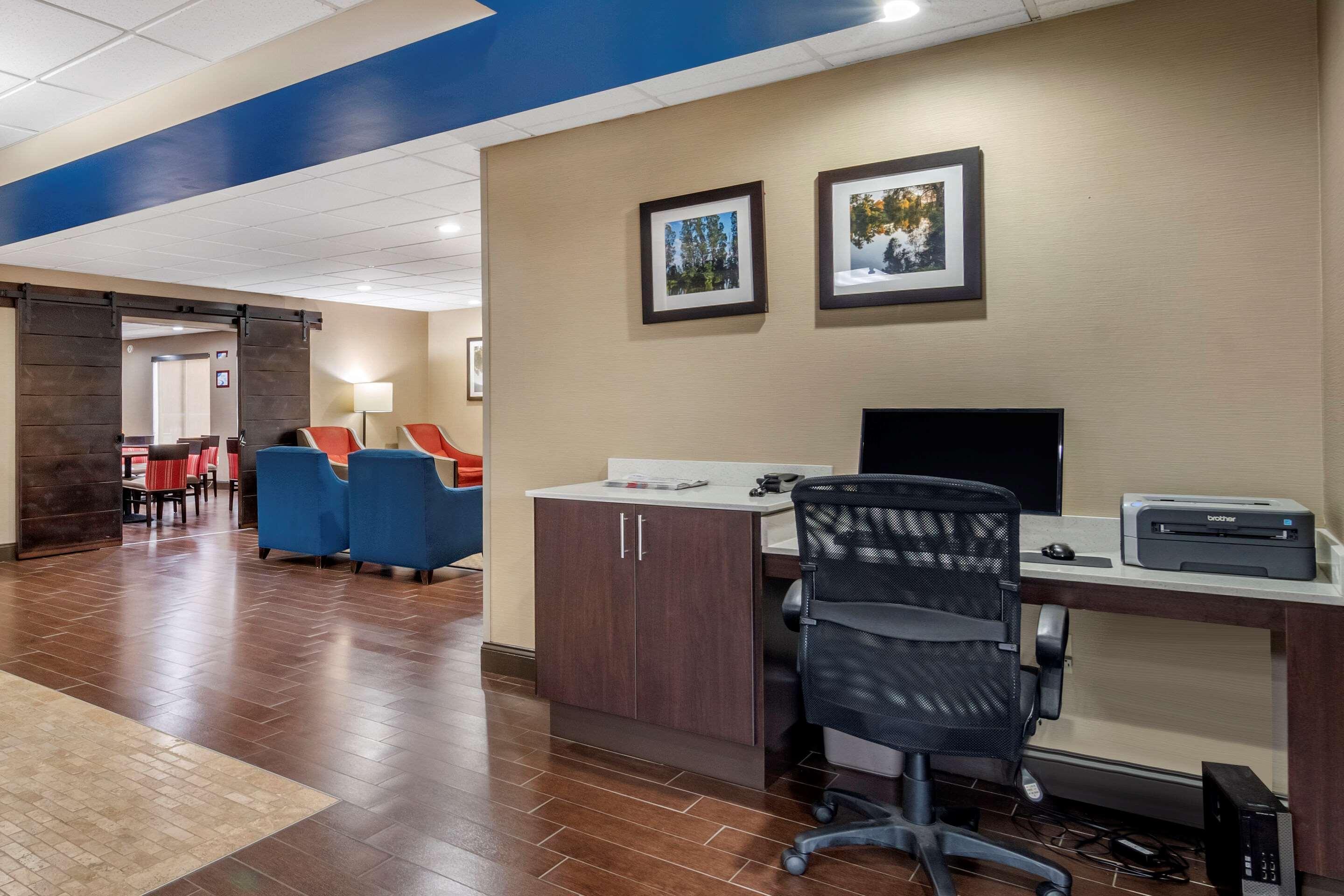 Comfort Inn & Suites Oxford South Bagian luar foto
