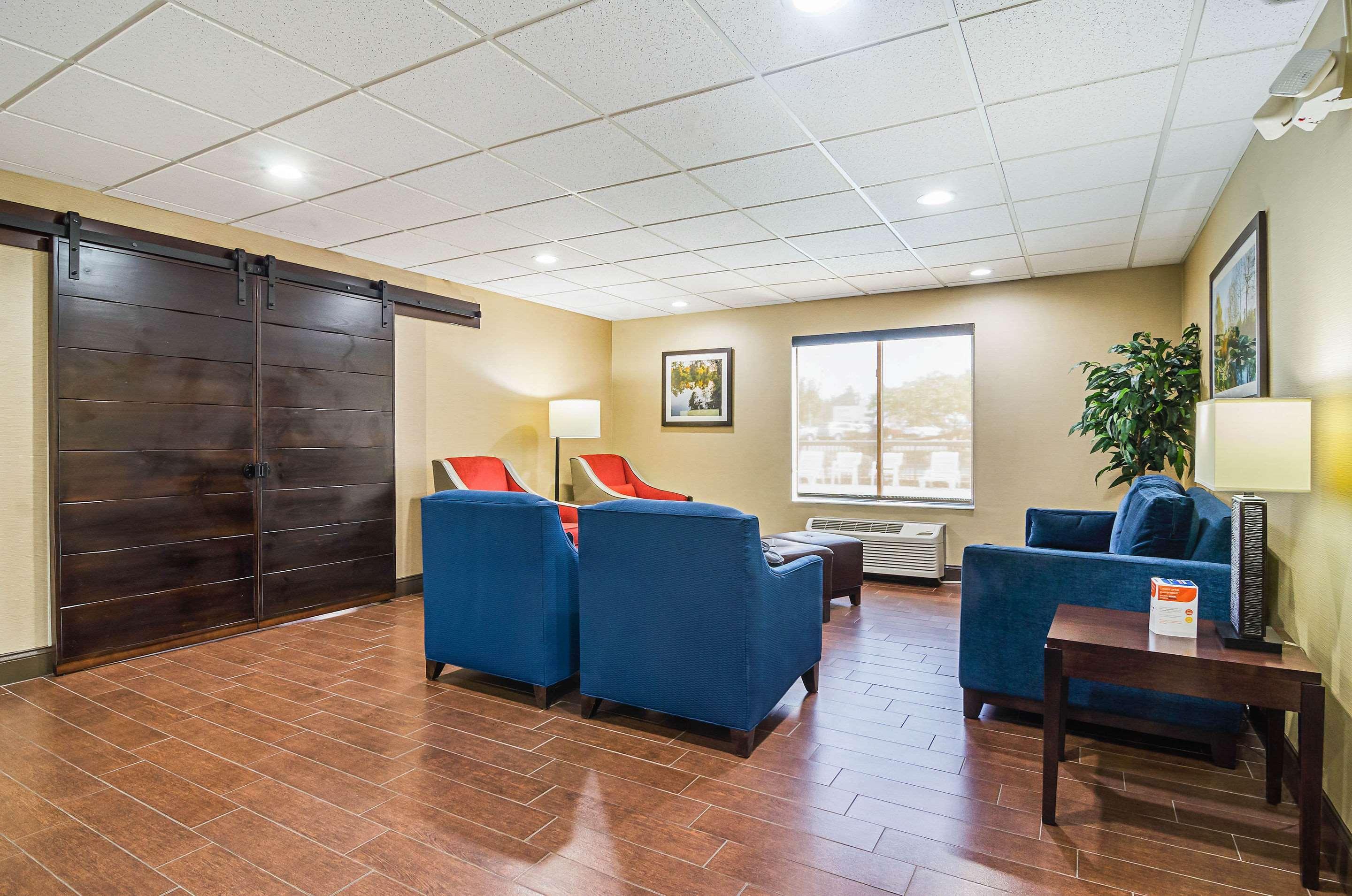 Comfort Inn & Suites Oxford South Bagian luar foto