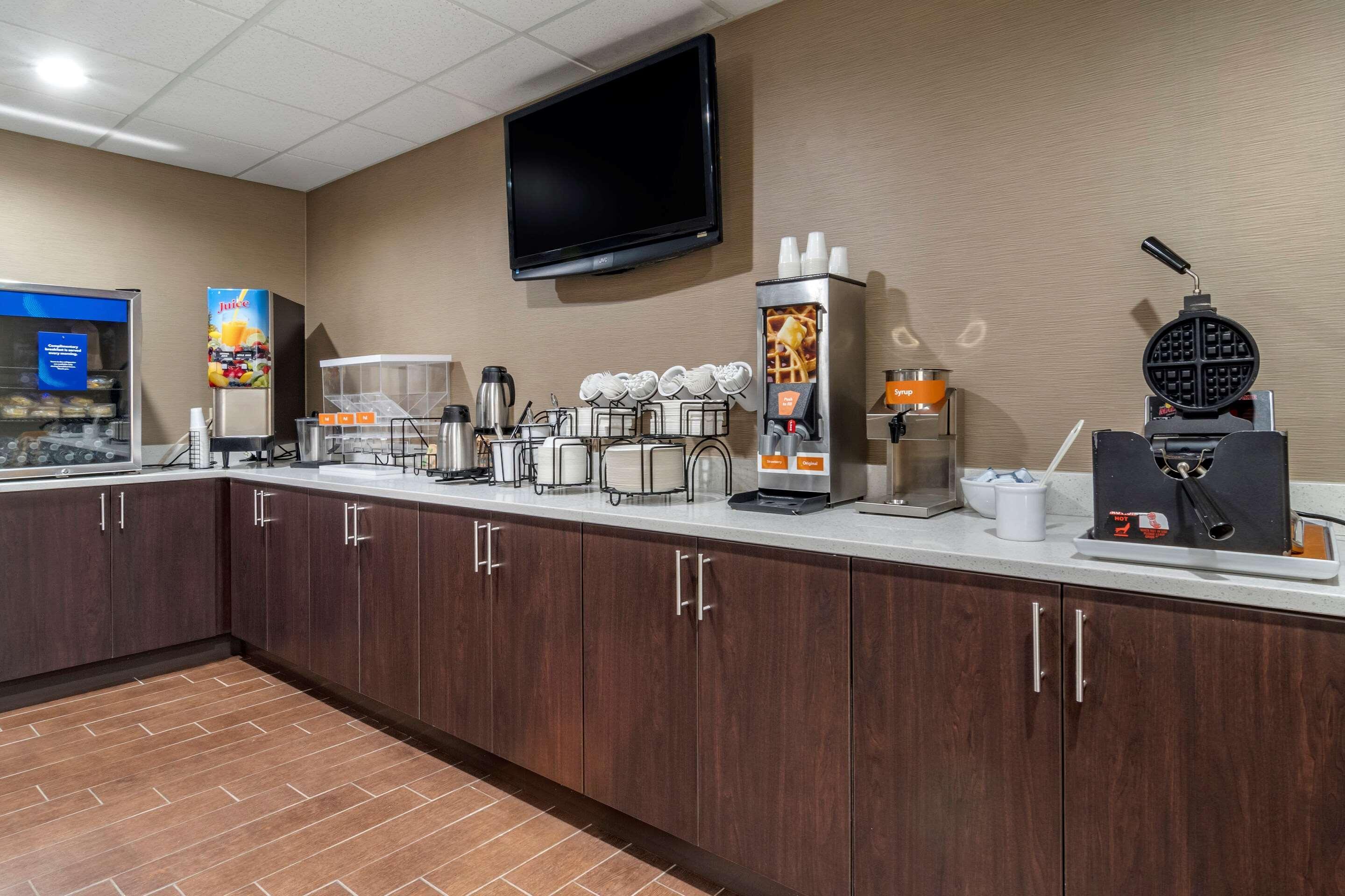 Comfort Inn & Suites Oxford South Bagian luar foto