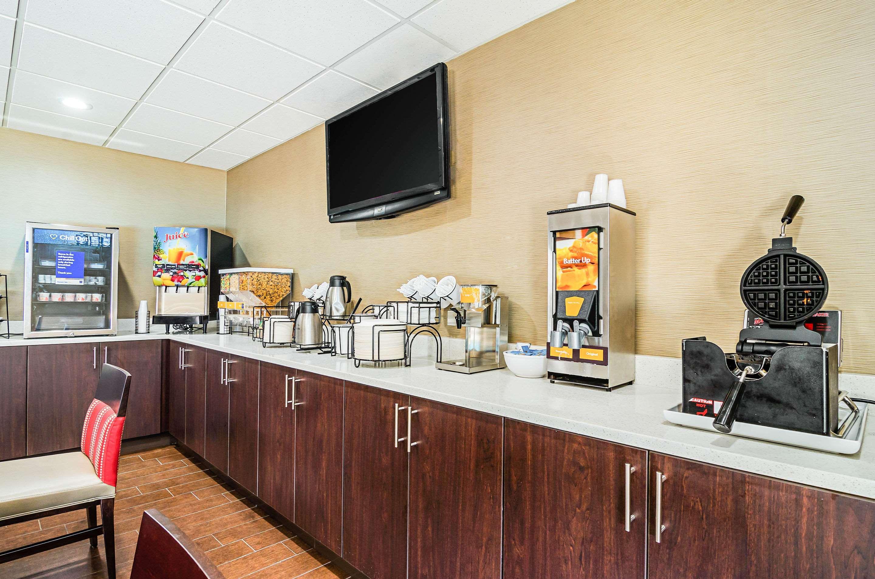 Comfort Inn & Suites Oxford South Bagian luar foto