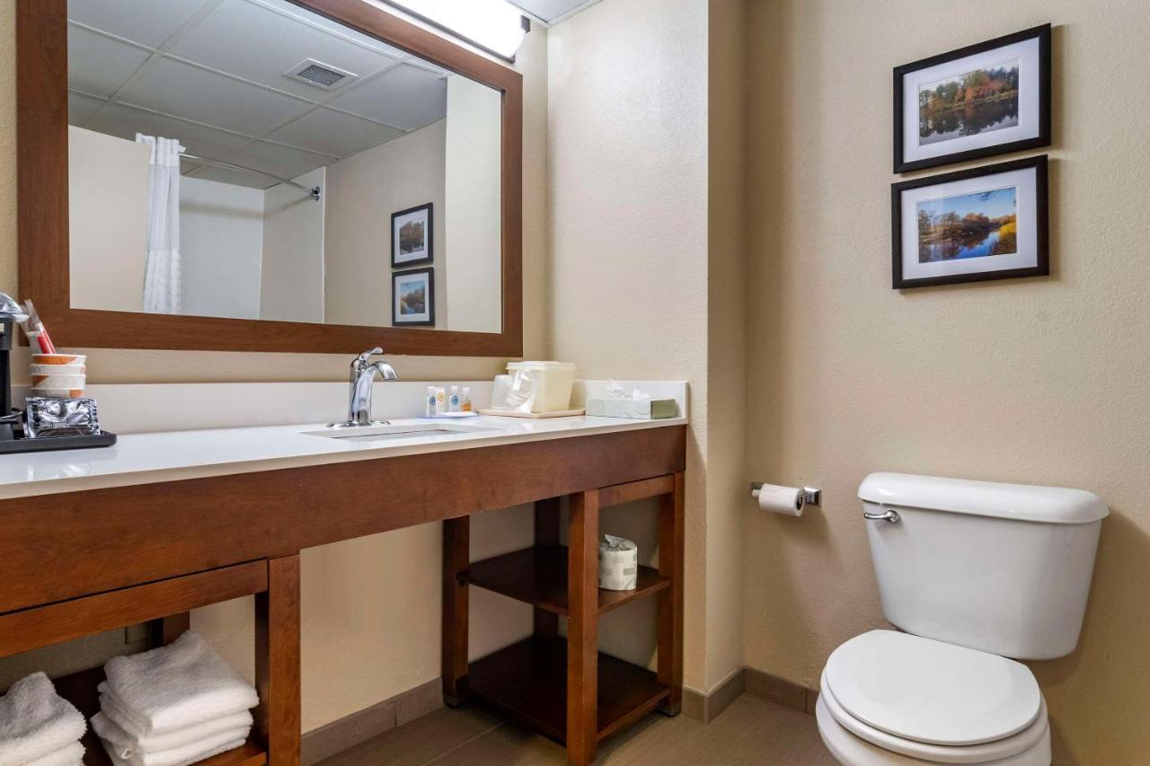 Comfort Inn & Suites Oxford South Bagian luar foto